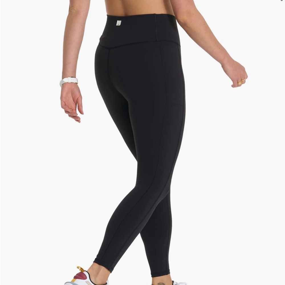 Vuori Women's Studio Pocket Black Leggings - Picture 2 of 5
